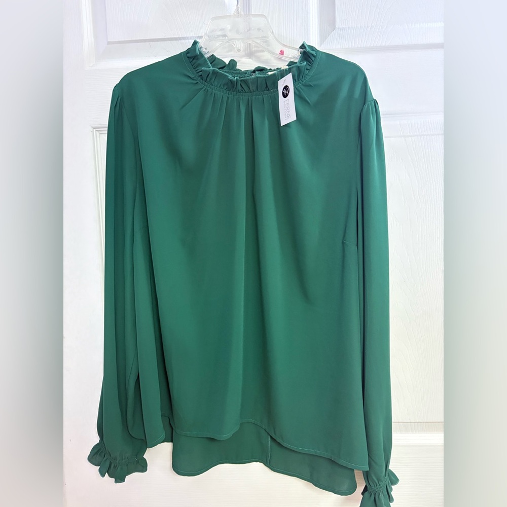 Chic Emerald Green Blouse main strip 2X nwt